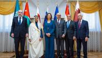 وزراء خارجية مصر والسعودية والأردن والبحرين وقطر يعقدون مباحثات مع نائبة رئيس الوزراء وزيرة خارجية سلوفينيا في العاصمة ليوبليانا