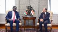 وزير الخارجية يستقبل نظيره الجنوب سوداني ويبحثان سبل تعزيز العلاقات الثنائية