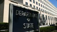 الخارجية الأمريكية تأمر بإجلاء موظفيها من 3 دول إضافية