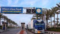 تواصل تدفق شحنات الترانزيت عبر خط “الرورو” بميناء دمياط في إطار الخدمة الجديدة المتجهة إلى دول الخليج