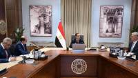 رئيس الوزراء يتابع مع وزيري المالية والبترول عددًا من ملفات العمل المشترك