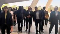 رئيس وزراء جمهورية بوروندي وحرمه يزوران المتحف المصري الكبير