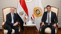 وزير الصناعة يبحث مع سفير أيرلندا بالقاهرة فرص تعزيز التعاون الصناعي بين البلدين