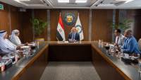 وزير البترول يبحث مع إينوك الإماراتية التوسع في الاستثمارات المشتركة بمجالات تموين الطائرات والاستكشاف البترولي