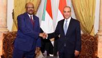 وزير الخارجية يلتقي نظيره السوداني لبحث سبل تعزيز العلاقات الثنائية وتطورات الأوضاع في السودان