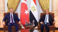 وزير الخارجية يلتقي نظيره التركي على هامش اجتماع الأطراف الإقليمية الأربعة بالقاهرة