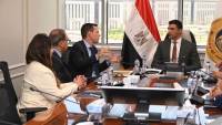 وزير الصناعة يبحث مع الرئيس التنفيذي لشركة شنايدر إلكتريك لمنطقة شمال إفريقيا والمشرق العربي خطط الشركة الحالية والمستقبلية للتوسع في السوق المصري