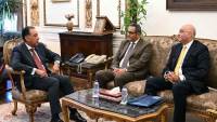 رئيس الوزراء يستقبل الرئيس التنفيذي الجديد لجهاز تنمية المشروعات المتوسطة والصغيرة ومتناهية الصغر والرئيس السابق للجهاز