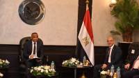 وزير الاستثمار والتجارة الخارجية ورئيس جمهورية مدغشقر يبحثان تعزيز الشراكة الاقتصادية والاستثمارية خلال مائدة مستديرة بمشاركة مجتمع الأعمال في البلدين