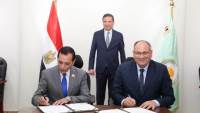 وزير الزراعة يشهد توقيع اتفاق بين "الريف المصري الجديد" و"مركز البحوث الزراعية" للتوسع في إنتاج هجن الطماطم بمنطقة المغرة