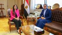 وزيرة الإسكان تستقبل محافظ الوادي الجديد بمقر الوزارة لمتابعة عدد من ملفات العمل والمشروعات التنموية بالمحافظة