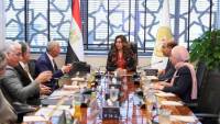 وزيرة التنمية المحلية والبيئة تبحث مع عدد من المستثمرين تكنولوجيات حديثة لمعالجة وتدوير المخلفات