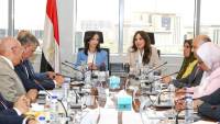 وزيرة الإسكان ومحافظ البحيرة يستعرضان موقف مشروعات مياه الشرب والصرف الصحي