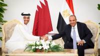 وزير الخارجية يبحث مع رئيس مجلس الوزراء وزير خارجية دولة قطر الشقيقة تعزيز العلاقات الثنائية ومستجدات الأوضاع الإقليمية في العلمين
