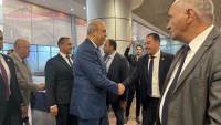 وزير الطيران المدني في زيارة ميدانية لمطار القاهرة الدولي لمتابعة مستوى الخدمات وانسيابية حركة التشغيل