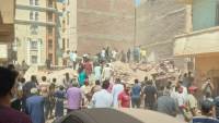 انهيار عقار من 4 طوابق في المنيا.. جهود مكثفة للبحث عن عالقين