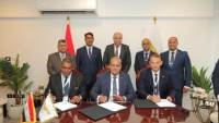 وزير الطيران المدني يشهد توقيع عقد توريد 10 طائرات تدريب جديدة للأكاديمية المصرية لعلوم الطيران