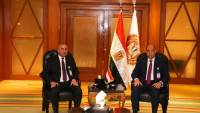 وزير العمل يلتقي رئيس الوفد العراقي لبحث التعاون في التدريب المهني وتنقل الأيدي العاملة