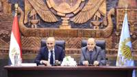 وزير التربية والتعليم ومحافظ الغربية يعقدان اجتماعًا مع مديري الإدارات التعليمية بالمحافظة لمتابعة انتظام الدراسة وتعزيز الانضباط داخل المدارس
