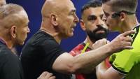 فيفا يوقف حسام وإبراهيم حسن 3 مباريات وزيكو 5 مباريات بعد أحداث مباراة مصر والأرجنتين