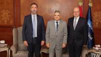 رئيس هيئة قناة السويس يبحث تعزيز التعاون وفرص التدريب البحري المشترك مع خط  الملاحي (Hapag-Lloyd)