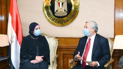 وزيرة التجارة والصناعة تبحث مع السفير الاندونيسي تعزيز التعاون الاقتصادي بين البلدين