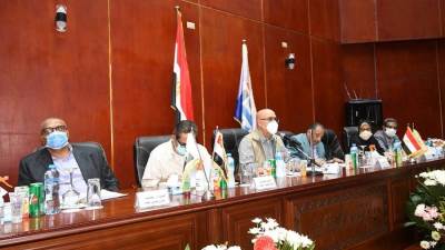 وزير الإسكان يشدد بالاسراع في التصالح بمخالفات البناء.. وقبول جميع الطلبات من المواطنين والبت للجان المختصة