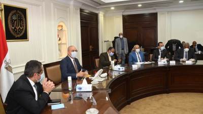 وزير الإسكان يلتقى شركات المقاولات المُنفذة لـ"كابيتال بارك" العاصمة الإدارية
