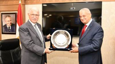 المقاولون العرب تكرم محسن صلاح