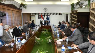 وزير البترول يجتمع باللجنة الجغرافية لمنطقة مسطرد البترولية