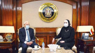 وزيرة التجارة والصناعة تناقش مع محافظ بورسعيد سبل تعظيم الاستثمار الصناعي بالمحافظة