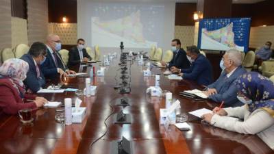 وزير الاسكان .. يبدأ في وضع ملامح المخطط الجديد لـ "رأس الحكمة" بالتنسيق مع محافظ مطروح 