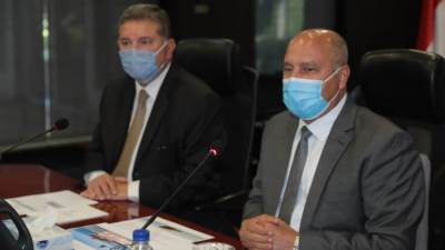 وزيرا قطاع الأعمال والنقل  يبحثان آليات تنفيذ توجيهات القيادة السياسية لتطوير الاسطول التجاري المصري .  