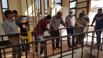 رئيس "دمياط الجديدة" يتفقد محطات رفع الصرف الصحي تحسبًا للشتاء