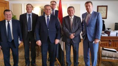 وزير قطاع الأعمال العام يستقبل نائب رئيس مكتب الرئاسة الأوكرانية وسفيرها بالقاهرة لبحث التعاون