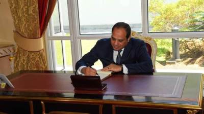 مليار جنيه من السيسي لدعم الطلاب غير القادرين