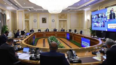 مدبولي يطالب المواطنين باتخاذ الإجراءات الاحترازية حتى لا نضطر لاتخاذ قرارات صعبة تضر بعض الفئات اقتصاديا