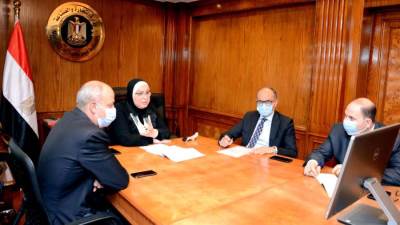 وزيرة التجارة و الصناعة تبحث مع سكرتير عام تجمع الكوميسا سبل تعزيز التعاون الاقتصادي المشترك بين دول التجمع خلال المرحلة المقبلة