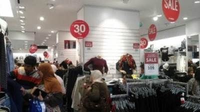 جهاز حماية المستهلك يحذر التجار من التلاعب بتخفيضات الجمعة البيضاء.. "هنراجع الفواتير"