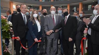 البنك الأهلي يفتتح فرعًا جديدًا بالمبنى الإداري لمصر للطيران في مطار القاهرة