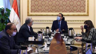 رئيس الوزراء يعقد اجتماعا مع وزير الزراعة لمتابعة أحد مشروعات الثروة السمكية