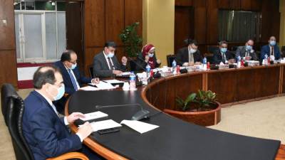 وزير البترول يلتقي وفد اتحاد المستثمرين لبحث موضوعات متعلقة بقطاع الصناعة