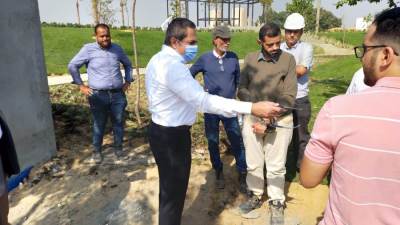 نائب وزير الإسكان يتفقد الموقف التنفيذى لمشروعى تطوير "بحيرة عين الصيرة" و"منطقة سور مجرى العيون"