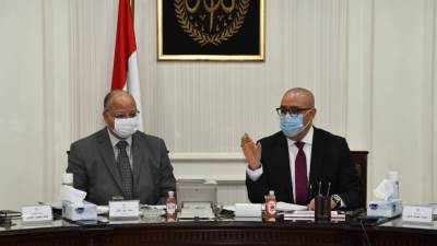 وزير الإسكان ومحافظ القاهرة يتابعان الموقف التنفيذى لمشروعات التطوير الجارى تنفيذها بالقاهرة