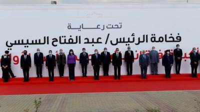 رئيس الوزراء يشارك في احتفالية صندوق تحيا مصر " نتشارك.. علشان بكره".. وقافلة لرعاية مليون مواطن