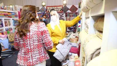 وزيرة التضامن الاجتماعى تفتتح معرض الأثاث الدمياطي ومستلزمات الأثاث للأسر المنتجة بالمنيا