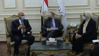الوزير وهالة يبحثان مع مسؤول الأمم المتحدة جهود مصر في الحد من حوادث الطرق