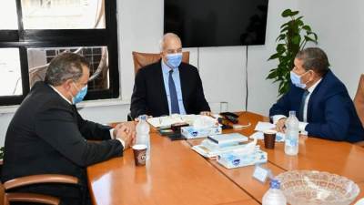 رئيس الهيئة الاقتصادية لتنمية محور قناة السويس يتابع الموقف التنفيذي لمشروعات القناة وسيناء