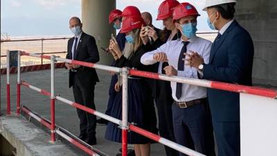 العاصمة الادارية تستقبل وزير النقل الفرنسي و ممثلي 12 شركة للتعرف علي المشروعات الجديدة 