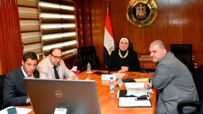 وزيرة التجارة والصناعة تستعرض مع ممثلي البنك الدولي منظومة الإجراءات والاصلاحات الهيكلية فى الاقتصاد المصرى